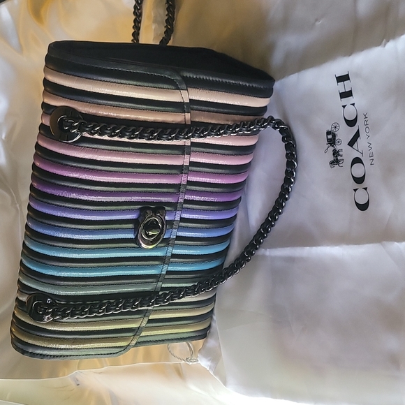 NWOT Coach ▪︎ Limited Edition ▪︎ Rainbow Parker w Ombre Quilting ▪︎ Never Worn - Picture 5 of 16